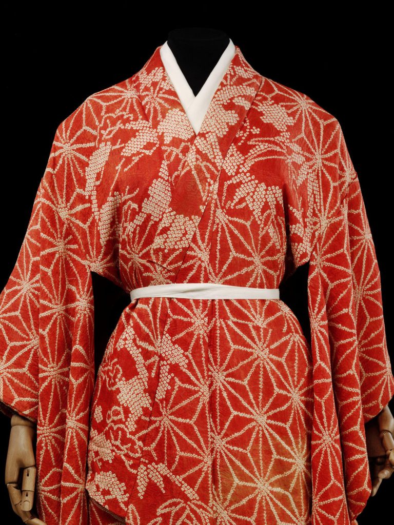 kimono exhibition Red Kimono dyed safflower, hemp design, Victoria & Albert museum